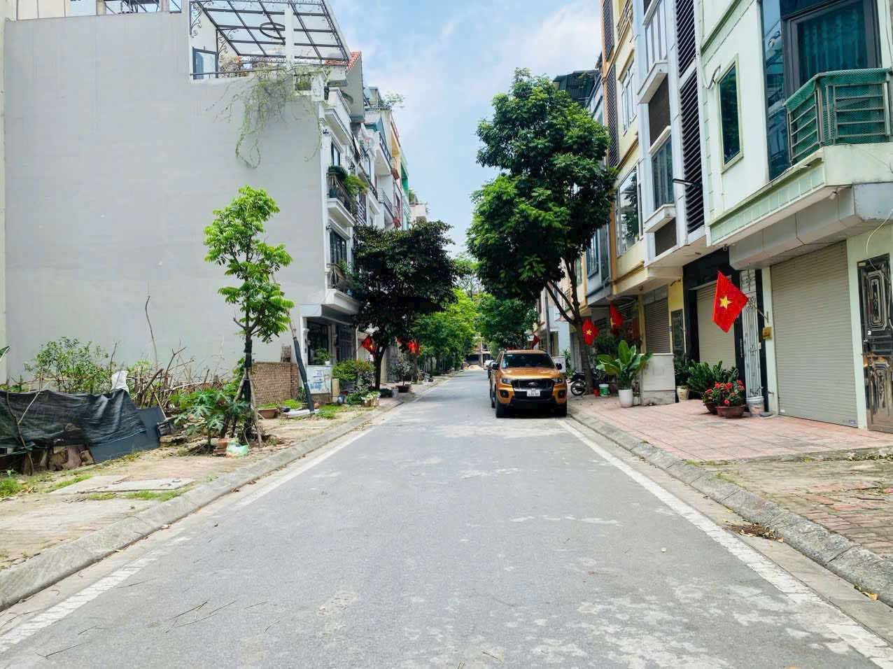 Hiếm có! Bán đất Ngô Gia Tự, Long Biên, 75m², đường 7m, Giá chỉ nhỉnh 11 tỷ - Ảnh chính